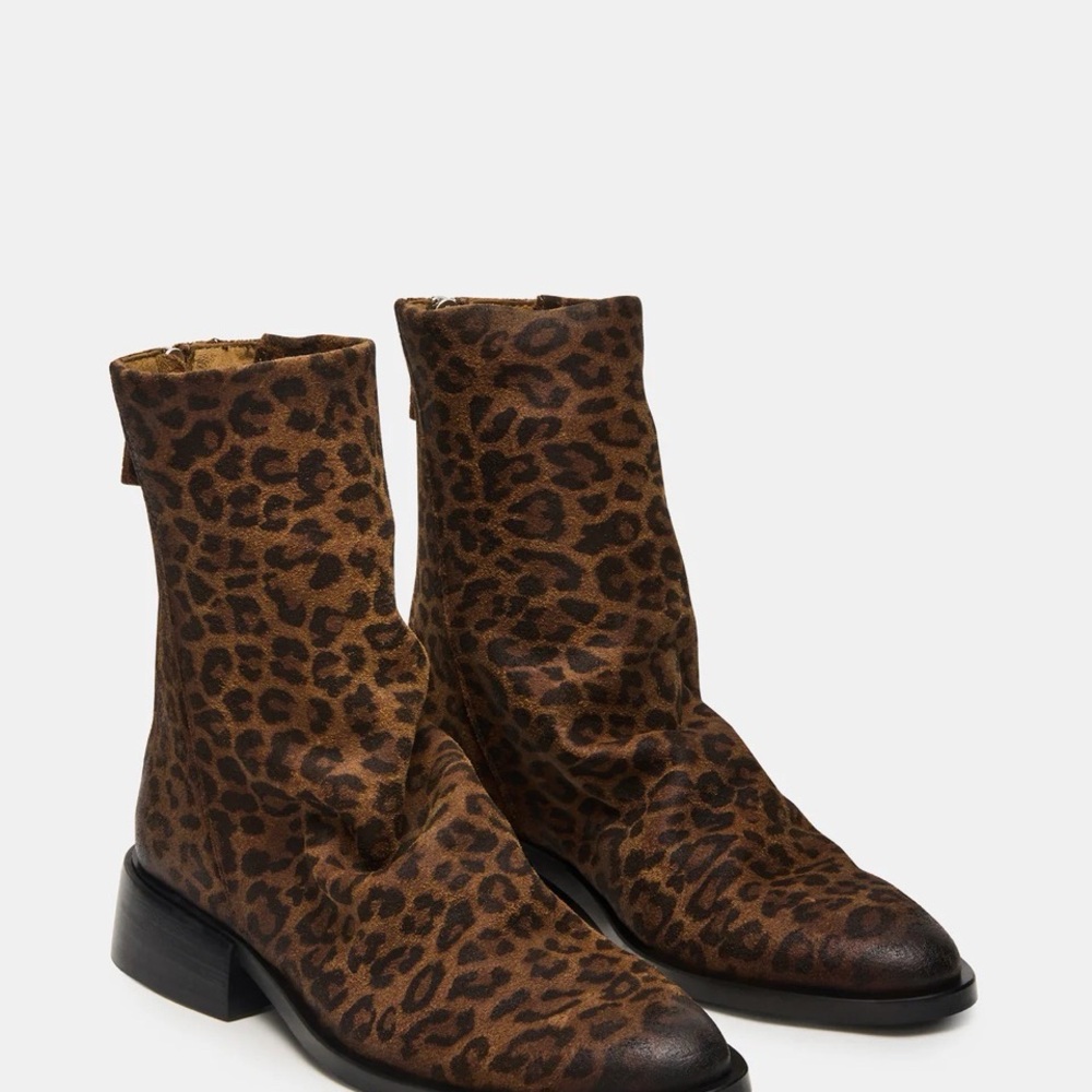NIB Steve Madden “Nexie” Leopard Print Ankle Boots. Size 8
